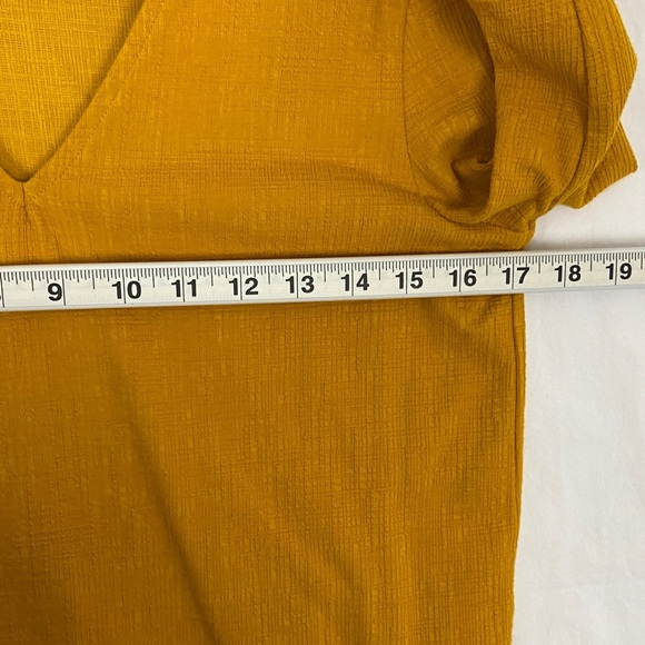J Crew V Neck Top Mustard Yellow Three Quarter Sleeve Size Small - Picture 6 of 7